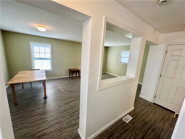 104 Fruit Ave, Farrell, PA 16121