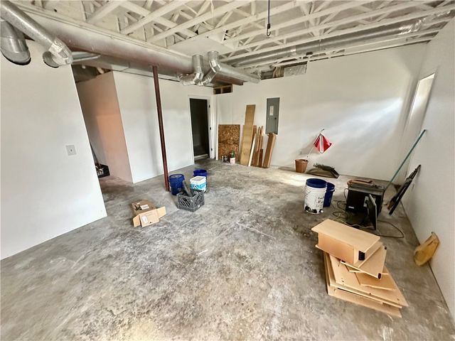 104 Fruit Ave, Farrell, PA 16121