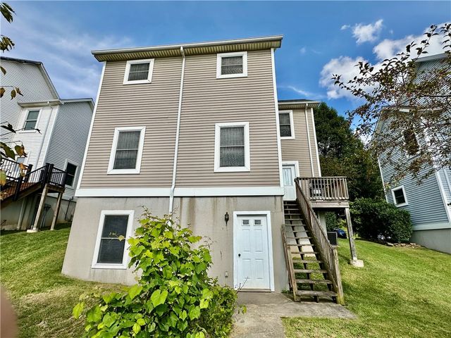 104 Fruit Ave, Farrell, PA 16121