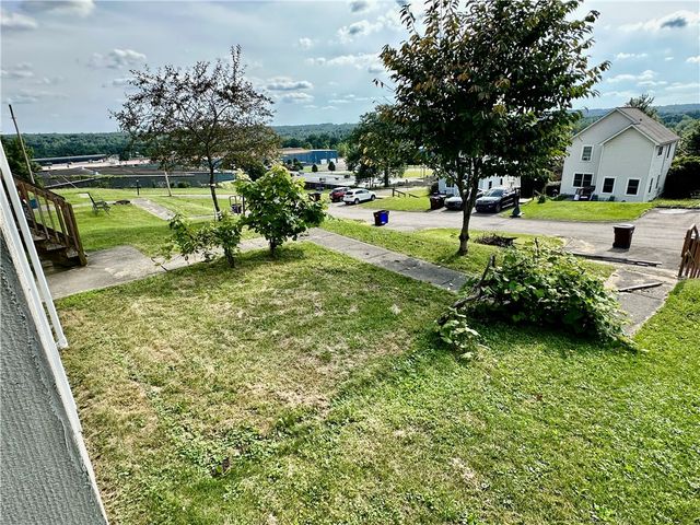 104 Fruit Ave, Farrell, PA 16121