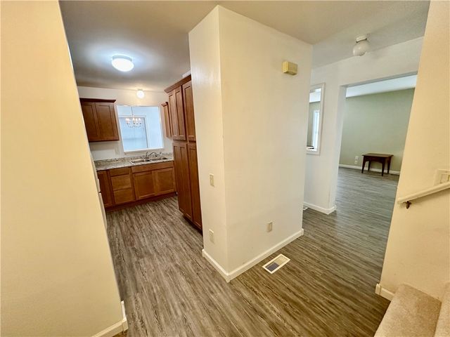 104 Fruit Ave, Farrell, PA 16121