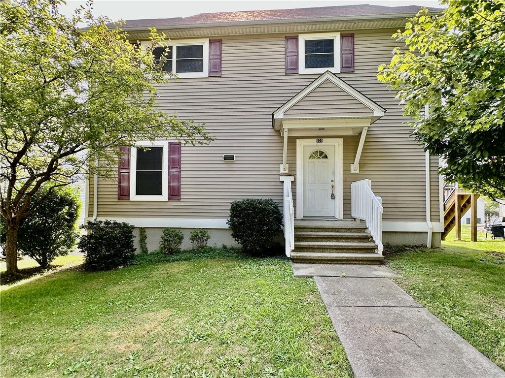 104 Fruit Ave, Farrell, PA 16121