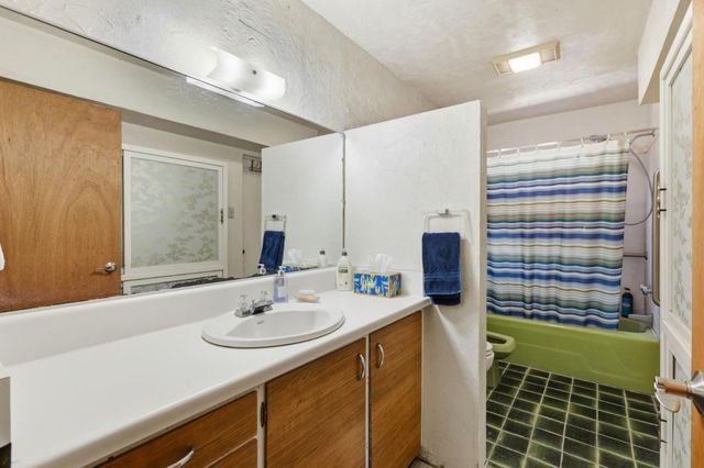24 Kings Road, Brisbane, CA 94005
