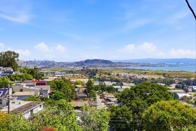 24 Kings Road, Brisbane, CA 94005