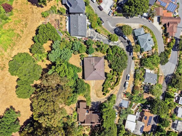 24 Kings Road, Brisbane, CA 94005