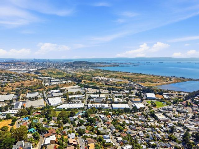 24 Kings Road, Brisbane, CA 94005
