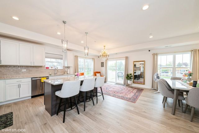 277 Masters Drive, Addison, IL 60101