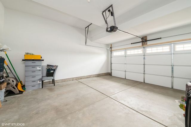 277 Masters Drive, Addison, IL 60101