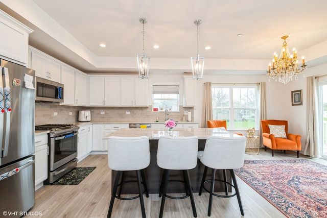 277 Masters Drive, Addison, IL 60101