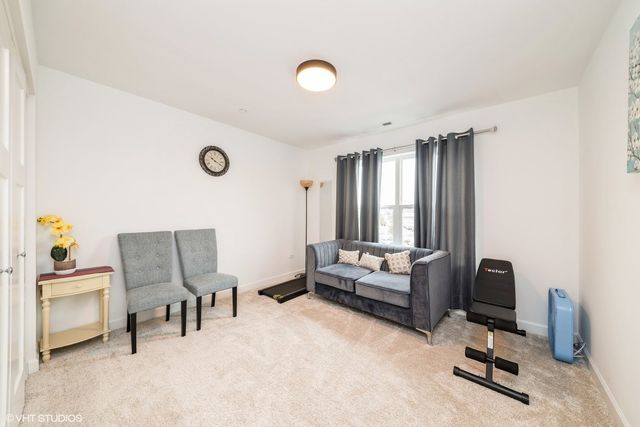 277 Masters Drive, Addison, IL 60101