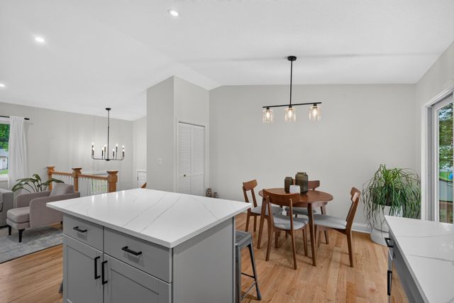 14010 38th Avenue N, Plymouth, MN 55447