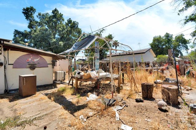 4163 E Clay Avenue, Fresno, CA 93702