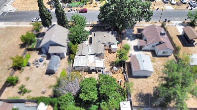 4163 E Clay Avenue, Fresno, CA 93702