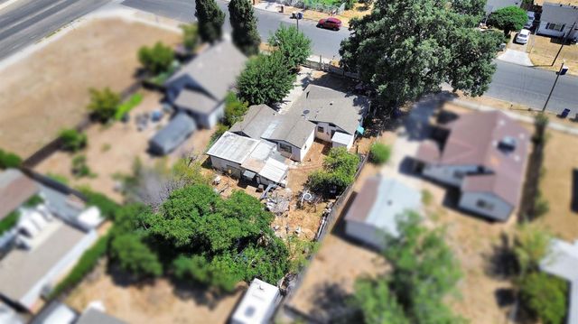 4163 E Clay Avenue, Fresno, CA 93702