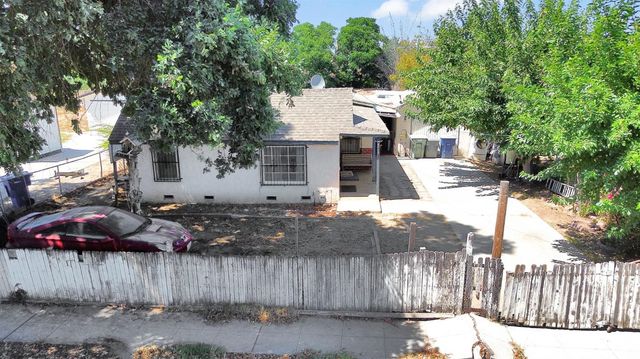 4163 E Clay Avenue, Fresno, CA 93702