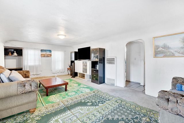 4163 E Clay Avenue, Fresno, CA 93702