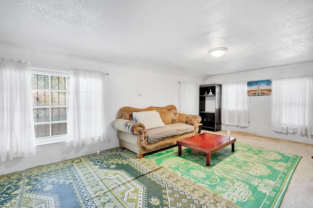 4163 E Clay Avenue, Fresno, CA 93702