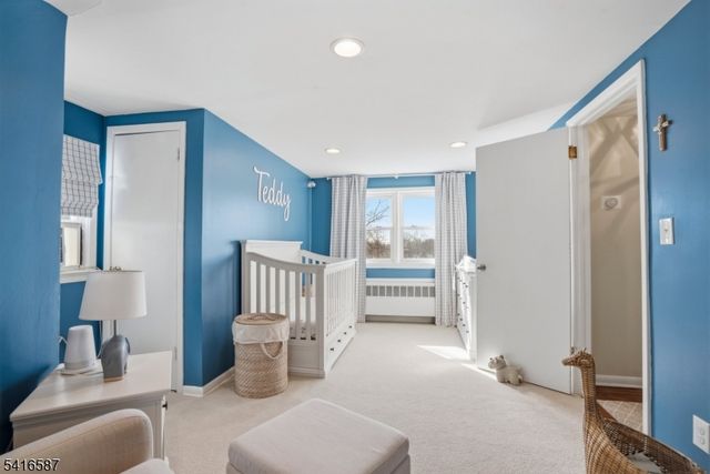 22 Laurel St, Hawthorne Boro, NJ 07506