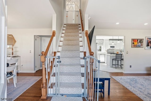 22 Laurel St, Hawthorne Boro, NJ 07506