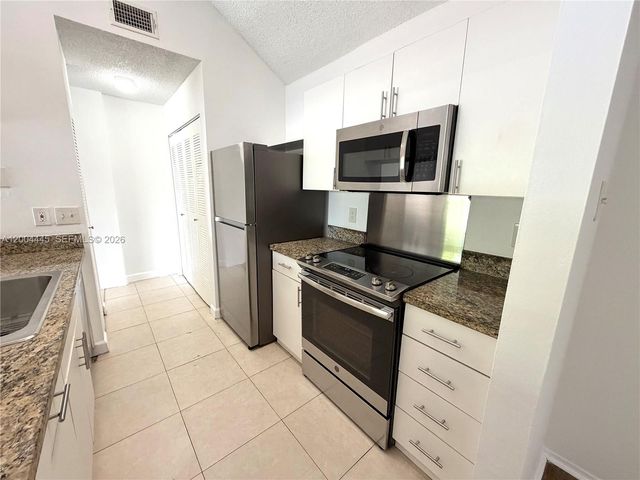 15771 SW 104th Ter 301, Miami, FL 33196