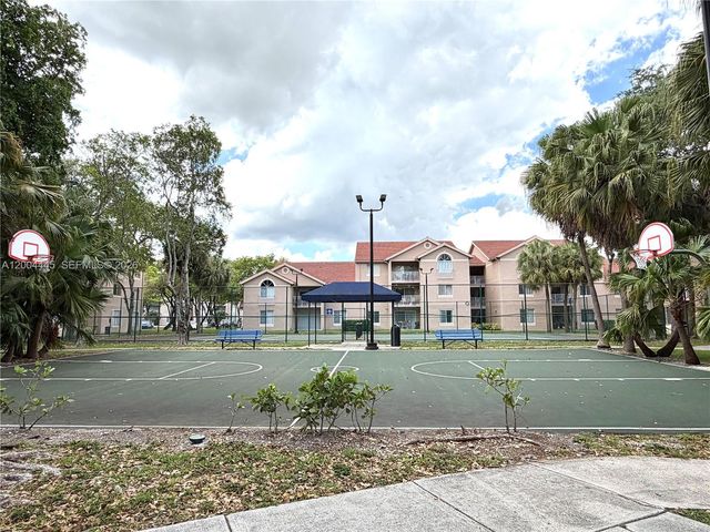 15771 SW 104th Ter 301, Miami, FL 33196