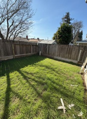 2348 Katy Ln, Merced, CA 95340