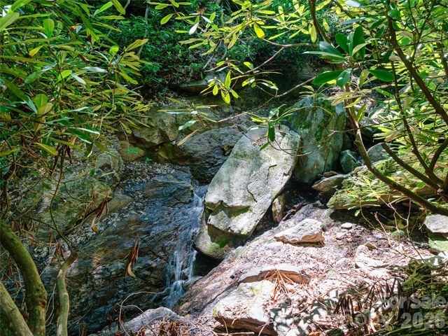 000 Ogles Gap Road, Burnsville, NC 28714
