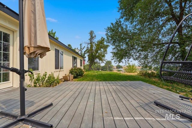 17114 Goodson Rd, Caldwell, ID 83607