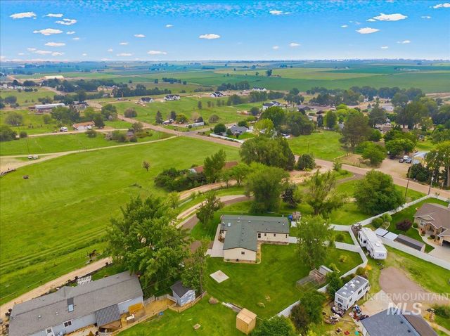 17114 Goodson Rd, Caldwell, ID 83607