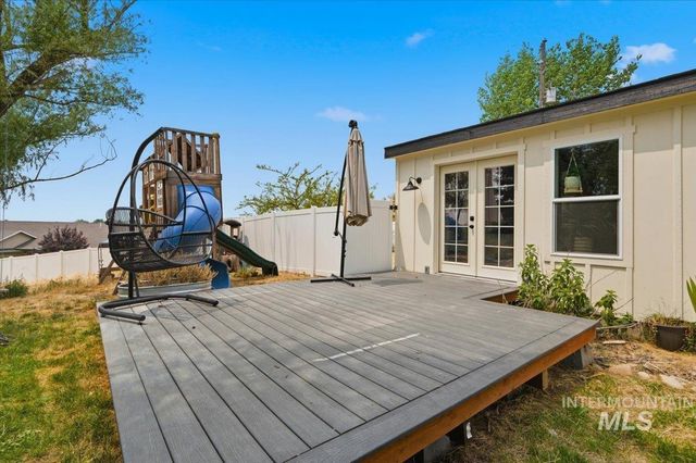 17114 Goodson Rd, Caldwell, ID 83607