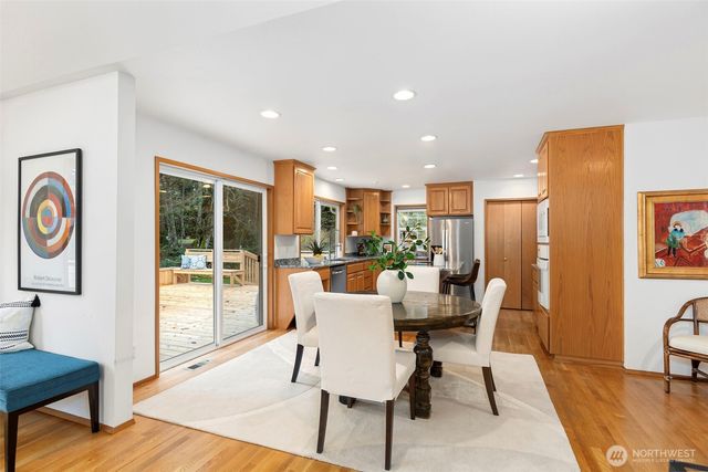 15375 Sunrise Drive NE, Bainbridge Island, WA 98110