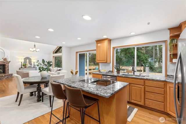 15375 Sunrise Drive NE, Bainbridge Island, WA 98110
