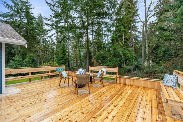 15375 Sunrise Drive NE, Bainbridge Island, WA 98110