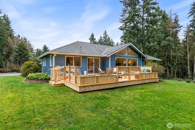 15375 Sunrise Drive NE, Bainbridge Island, WA 98110