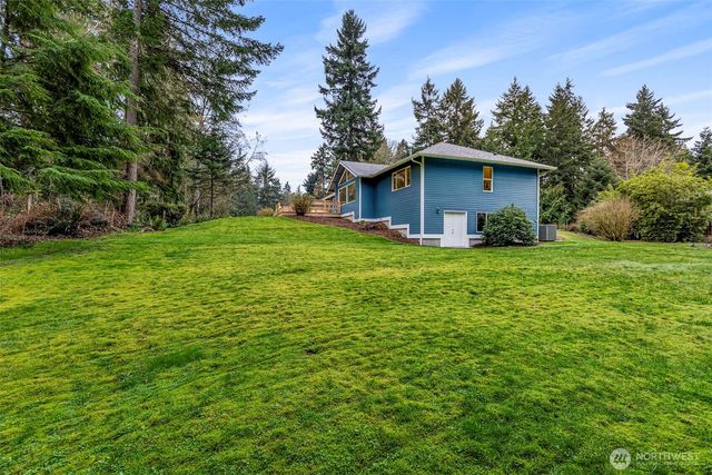 15375 Sunrise Drive NE, Bainbridge Island, WA 98110