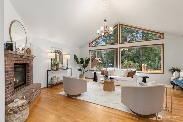 15375 Sunrise Drive NE, Bainbridge Island, WA 98110