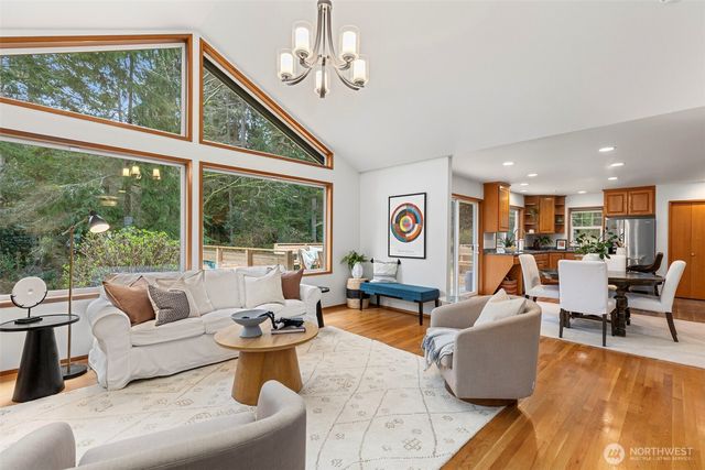 15375 Sunrise Drive NE, Bainbridge Island, WA 98110