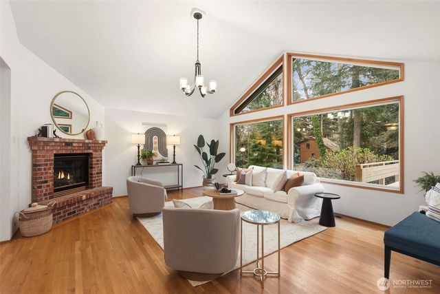 15375 Sunrise Drive NE, Bainbridge Island, WA 98110