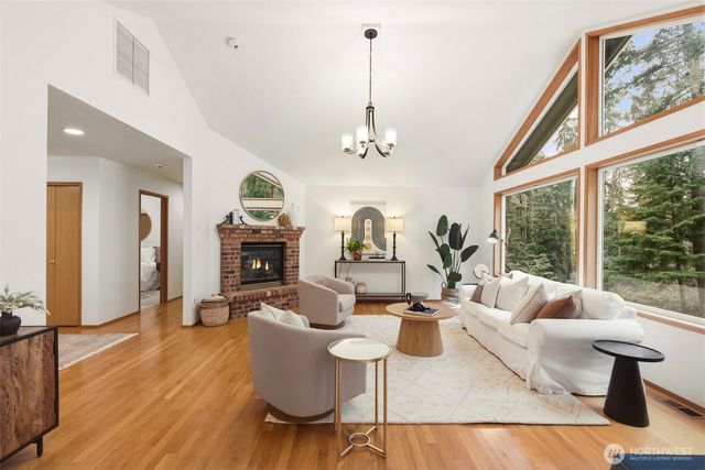 15375 Sunrise Drive NE, Bainbridge Island, WA 98110