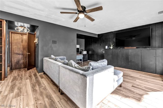 1332 Shanabrook Drive, Akron, OH 44313