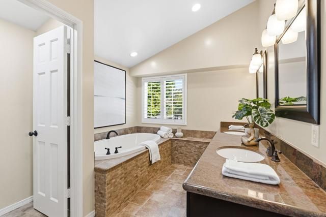 1222 LUPINE HILLS Drive, Vista, CA 92081