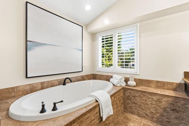 1222 LUPINE HILLS Drive, Vista, CA 92081