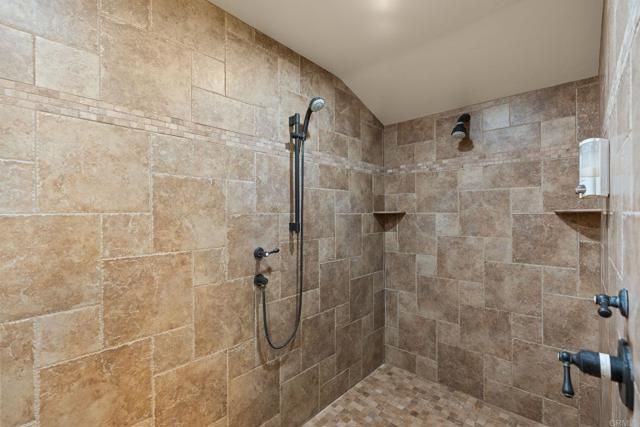 1222 LUPINE HILLS Drive, Vista, CA 92081