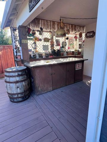 1222 Murdell Ln, Livermore, CA 94550