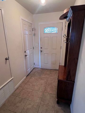 1222 Murdell Ln, Livermore, CA 94550