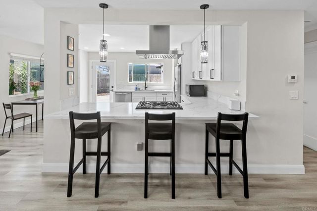 527 Mynah Place, Vista, CA 92083