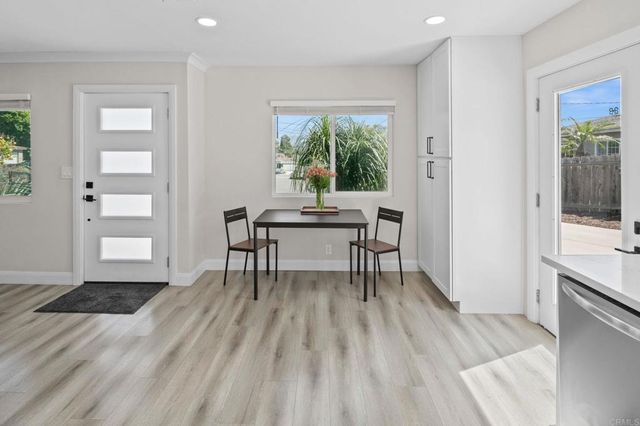 527 Mynah Place, Vista, CA 92083