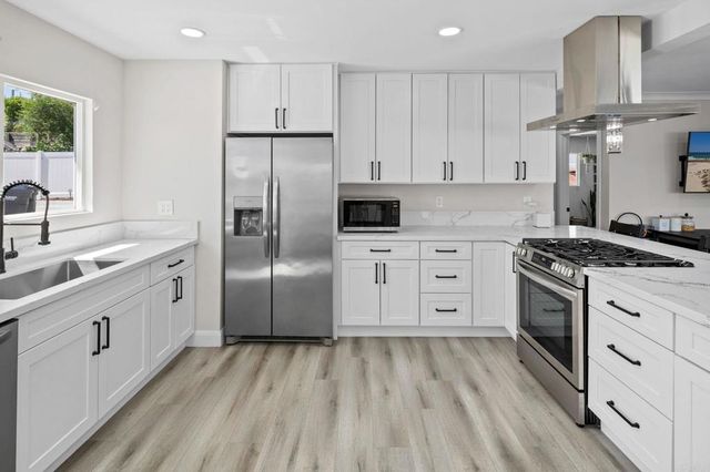 527 Mynah Place, Vista, CA 92083