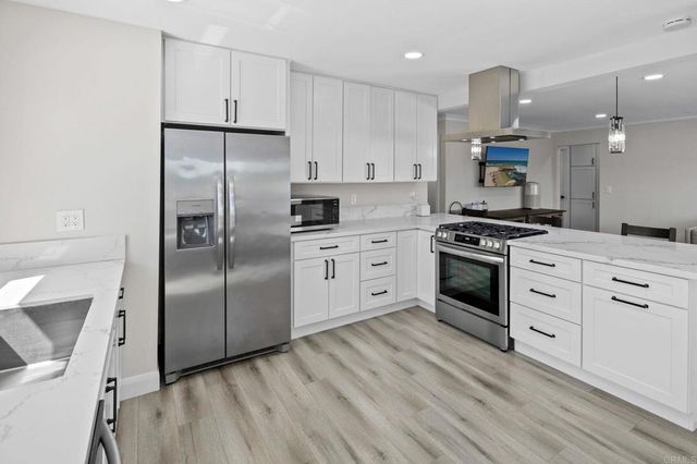 527 Mynah Place, Vista, CA 92083