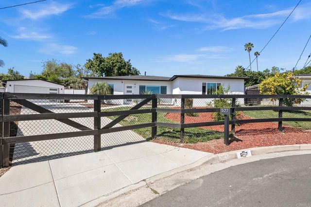 527 Mynah Place, Vista, CA 92083